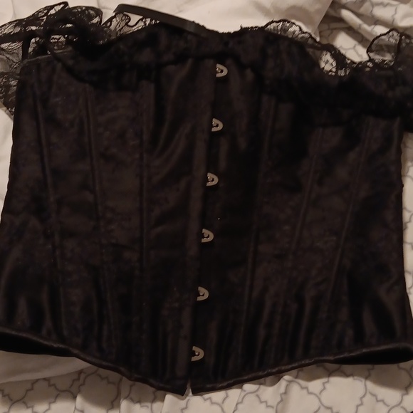 Corsets - Picture 4 of 4